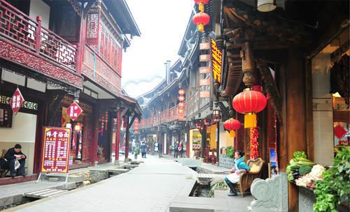 Look!They()very()年轻then。填写什么单词？游戏画面